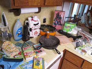 lot 477 image: Content of counter to right of sink...