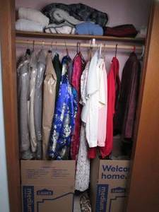 lot 519 image: Content of bedroom closet to includ...