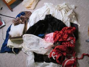 lot 521 image: Variety of items to include Small w...