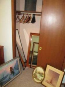 lot 533 image: All content of spare bedroom closet...