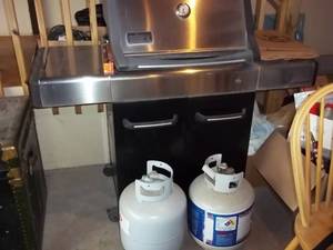 lot 362 image: Stainless steel Weber gas grill wit...