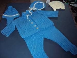 lot 367 image: assorted hand knit doll clothing...