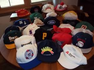 lot 396 image: Assorted hats, see pictures...