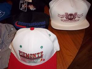 lot 399 image: Assorted hats, see pictures...