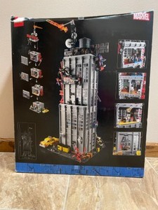 lot 35 image: New LEGO Marvel Super Heroes Daily Bugle 76178 Building Set for Adults (3772 Pieces)