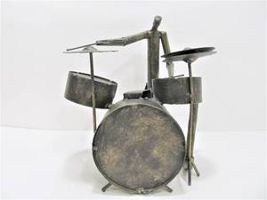 lot 27 image: Cool Metal Jazz Drummer Sculpture