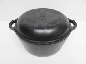 lot 89 image: LODGE Cast Iron 10 Dutch Oven 