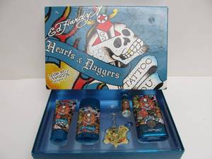 lot 79 image: Brand New Ed Hardy Hearts & Daggers Mens Grooming Set
