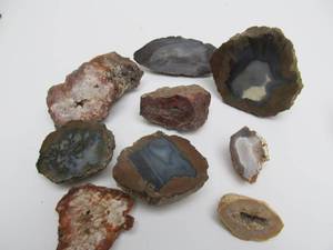 lot 146 image: Nice Group of Cut Agates Stones Minerals etc