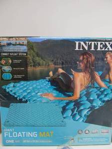 lot 166 image: Brand New Intex Giant Floating Mat
