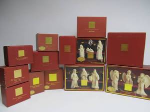 lot 170 image: Fantastic Collection of High End Lenox Christmas China Jewels Nativity Figures