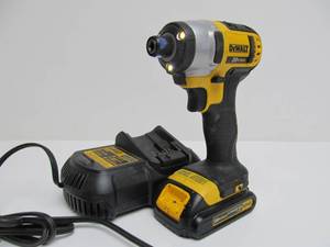 lot 175 image: Working DEWALT Cordless Impact Driver wBattery & Charger