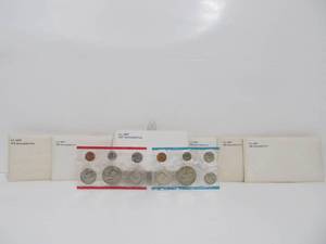 lot 103 image: Group of Vintage US Coin Mint Proof Sets