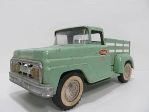 lot 106 image: Vintage 1950s-60s era TONKA Pickup Truck - Green