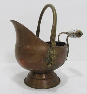lot 151 image: Smaller Vintage Copper Coal Bucket wLions Heads
