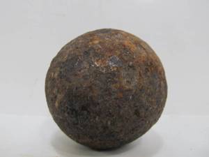 lot 163 image: Antique 3 Cannonball 