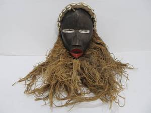 lot 214 image: Carved African DanGuere Style Tribal Mask