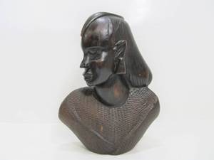 lot 215 image: Heavy Carved Wood African Bust Sculpture