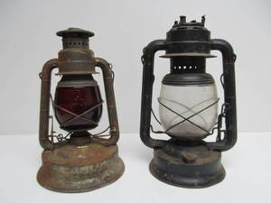 lot 224 image: 2 Vintage Lanterns