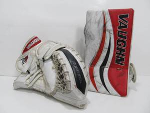 lot 255 image: Vaughn Hockey Goalie Glove & Blocker Pad Set