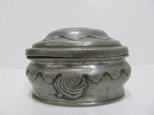 lot 262 image: Early Signed BORMAN Pewter Box