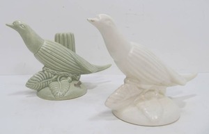lot 286 image: Mid Century RED WING Art Pottery Bird Candlestick & Centerpiece