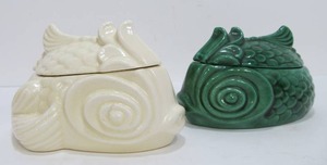 lot 289 image: Excellent Pair of Mid Century RED WING&nbspArt Pottery Fish Boxes
