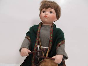 lot 348 image: Signed Marlene Serke Musical Drummer Boy Doll