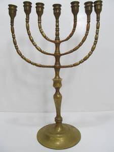 lot 246 image: Vintage Brass Candelbra Candlestick Holder  Holds 7 Candles 16