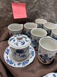 Blue Danube Chinaware Service, 75 pieces