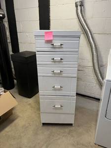 Farmhouse 5 Drawer Dresser