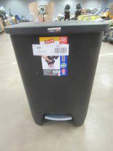 lot 509 image: Glad 20 Gal, Foot Step Trash Can - Lid Broken at lift mechanism, Foot step does not operate, Scratch and Dent - SOLD AS IS