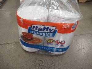 lot 534 image: Hefty 250 Count 8 78 Foam Plates - Package Open May be Missing a couple Plates - SOLD AS IS