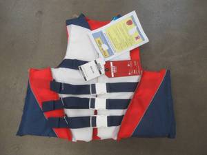 lot 553 image: Adult LXL Life Vest - SOLD AS IS