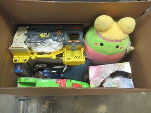lot 583 image: Box of Miscellaneous Childrens Toys - SOLD AS IS