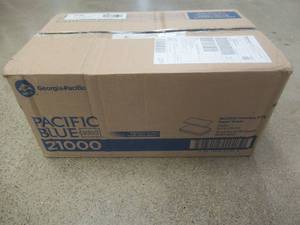 lot 611 image: Case of 2000 Multi-Fold Premium 2-Ply Paper Towels, White, 9.2 x 9.4 - SOLD AS IS