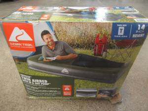 lot 654 image: Ozark Trail 14 Air Mattress with In & Out Pump, Twin - SOLD AS IS