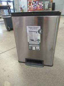 lot 656 image: Better Homes And Gardens 13 Gal. Rectangular Step Can, Slight Scratch And Dent - SOLD AS IS