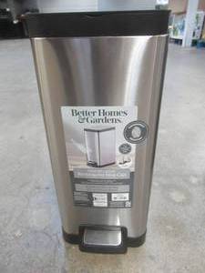 lot 673 image: Better Homes and Gardens 4 Gal. Rectangular Step Can, Slight Scratch and Dent - SOLD AS IS