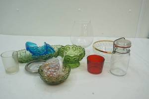 lot 15 image: green candy dishes