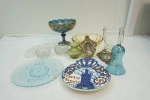 lot 31 image: glassware