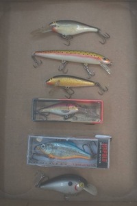 lot 39 image: fishing lures