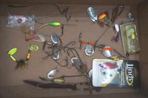 lot 41 image: fishing lures