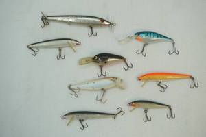 lot 44 image: fishing lures