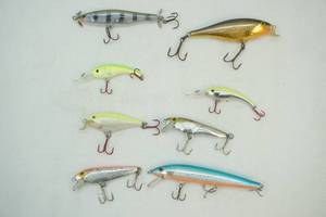 lot 45 image: fishing lures