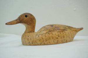 lot 72 image: Hand carved wood duck
