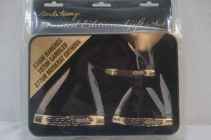 lot 79 image: Knife Set