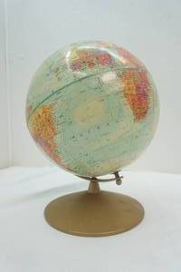 lot 99 image: Globe