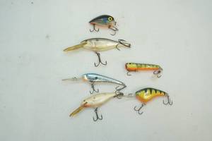 lot 104 image: Fishing Lures