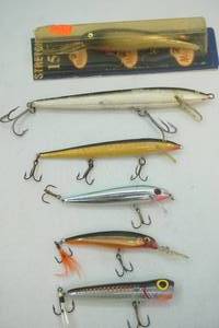 lot 105 image: Fishing Lures